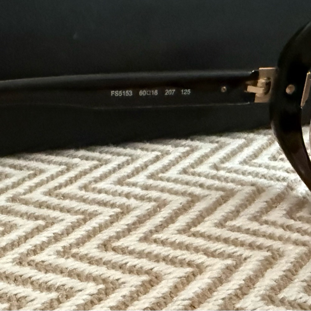 Fendi Elegant Brown Sunglasses for Women - Picture 3 of 5